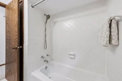 2460 Kewanee Way Golden Valley MN 55422