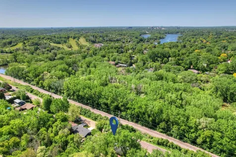 2460 Kewanee Way Golden Valley MN 55422