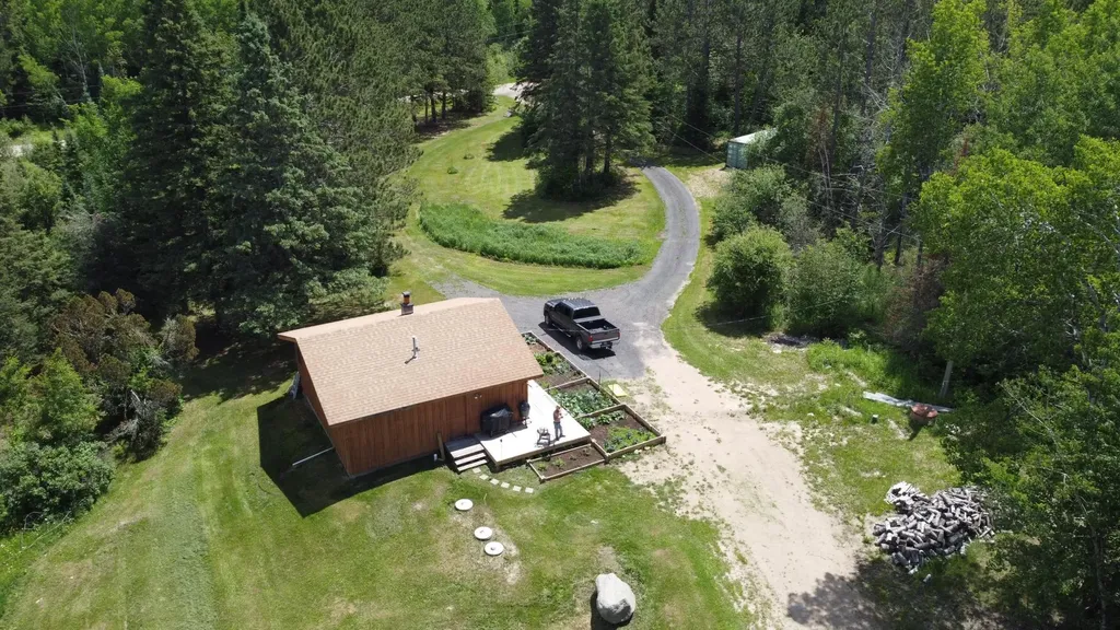 6821 Barrett Road Chisholm MN 55719