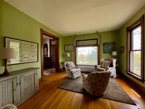 27 S 21st Avenue E Duluth MN 55812