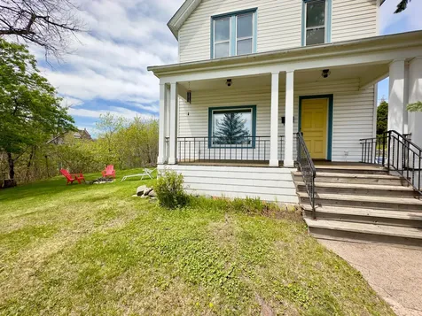 27 S 21st Avenue E Duluth MN 55812