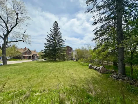 27 S 21st Avenue E Duluth MN 55812