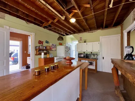 27 S 21st Avenue E Duluth MN 55812
