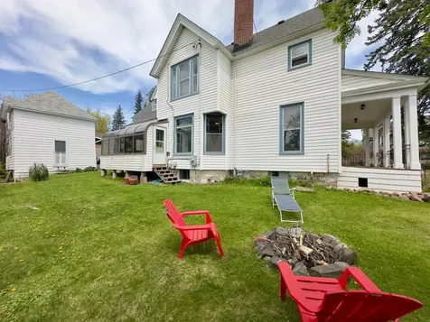 27 S 21st Avenue E Duluth MN 55812