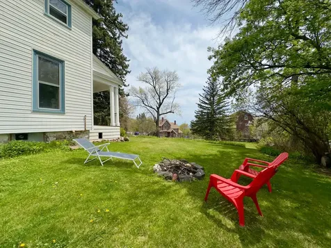 27 S 21st Avenue E Duluth MN 55812
