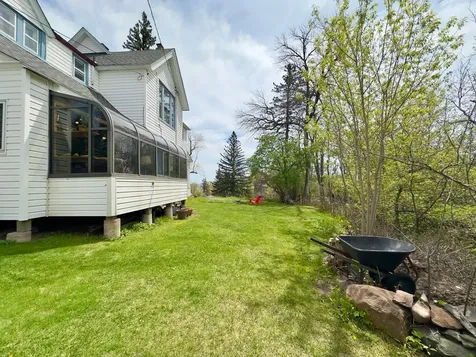 27 S 21st Avenue E Duluth MN 55812