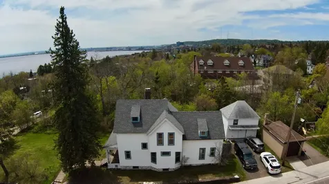27 S 21st Avenue E Duluth MN 55812