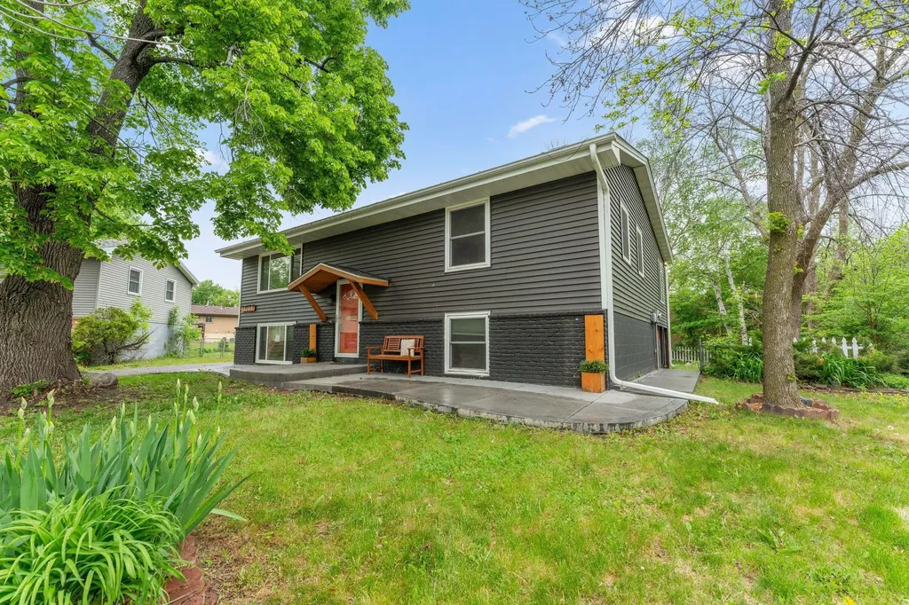 11260 97th Avenue N Maple Grove MN 55369