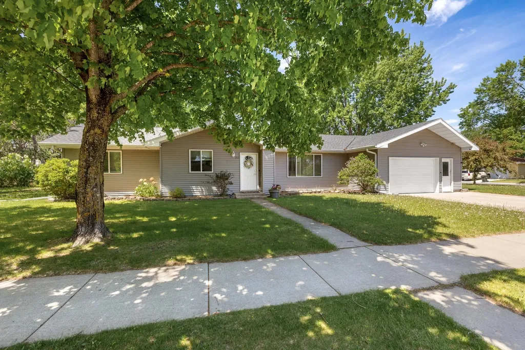 203 Kamnic Street Pierz MN 56364