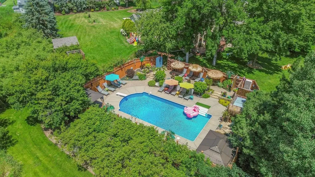 8141 Maplewood Terrace Chanhassen MN 55317