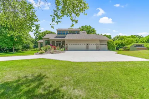 8141 Maplewood Terrace Chanhassen MN 55317