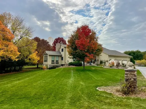 8141 Maplewood Terrace Chanhassen MN 55317