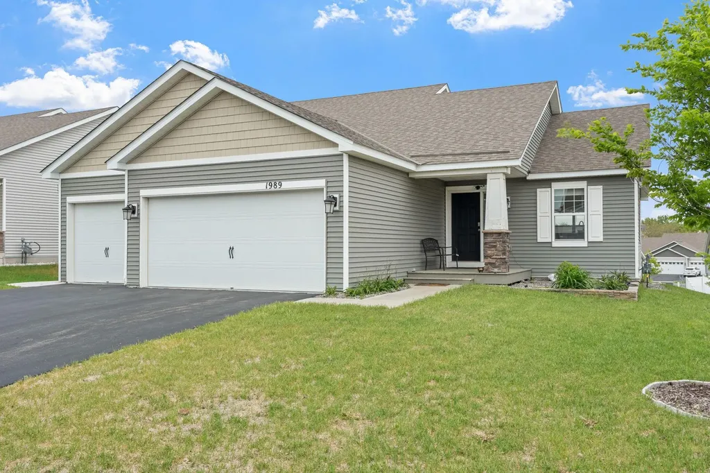 1989 Attenborough Street Shakopee MN 55379