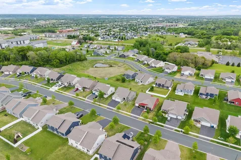 1989 Attenborough Street Shakopee MN 55379