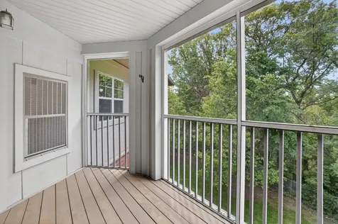 935 Ferndale Street N Maplewood MN 55119