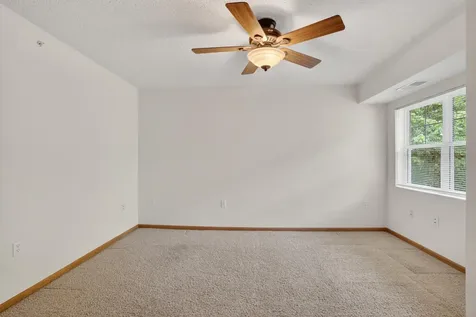 935 Ferndale Street N Maplewood MN 55119