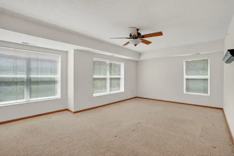 935 Ferndale Street N Maplewood MN 55119