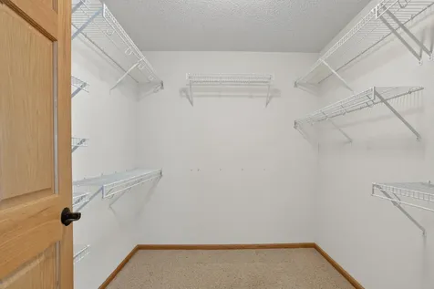 935 Ferndale Street N Maplewood MN 55119