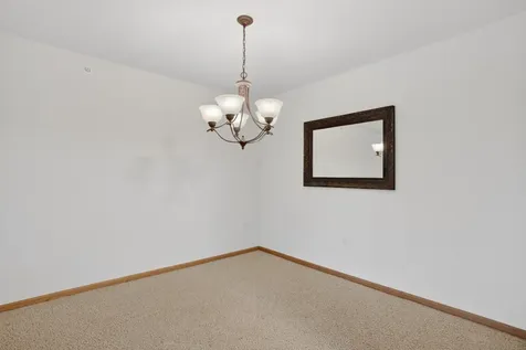 935 Ferndale Street N Maplewood MN 55119