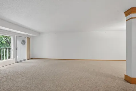 935 Ferndale Street N Maplewood MN 55119