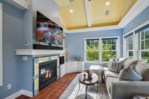 287 Lexington Parkway S Saint Paul MN 55105