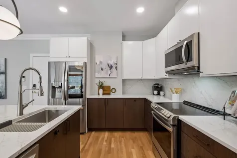 287 Lexington Parkway S Saint Paul MN 55105