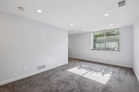 287 Lexington Parkway S Saint Paul MN 55105