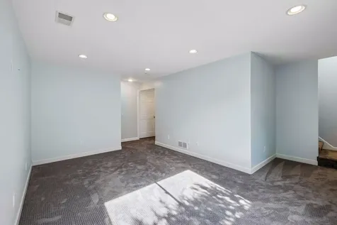 287 Lexington Parkway S Saint Paul MN 55105