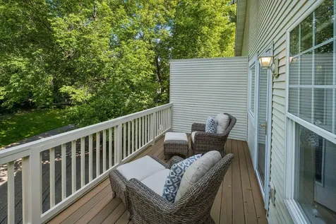 287 Lexington Parkway S Saint Paul MN 55105