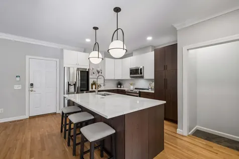 287 Lexington Parkway S Saint Paul MN 55105
