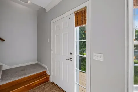 287 Lexington Parkway S Saint Paul MN 55105