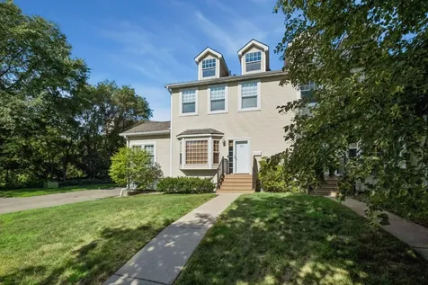 287 Lexington Parkway S Saint Paul MN 55105