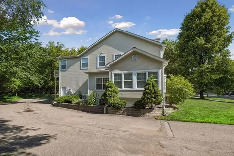 287 Lexington Parkway S Saint Paul MN 55105