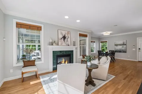 287 Lexington Parkway S Saint Paul MN 55105