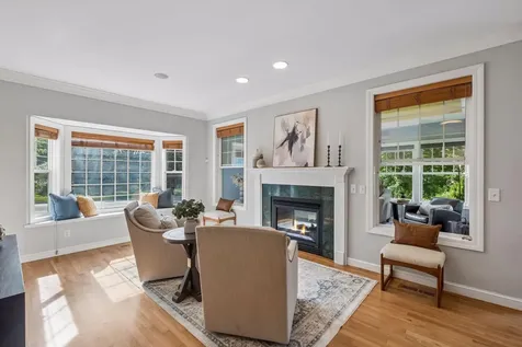 287 Lexington Parkway S Saint Paul MN 55105