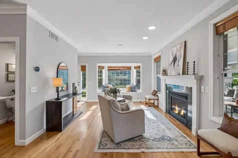 287 Lexington Parkway S Saint Paul MN 55105