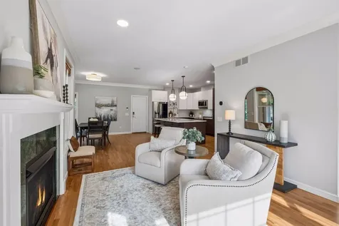 287 Lexington Parkway S Saint Paul MN 55105