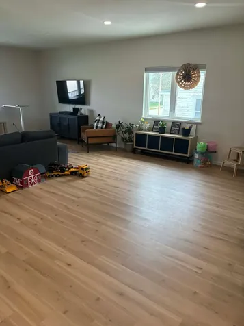 916 E Main Street Caledonia MN 55921