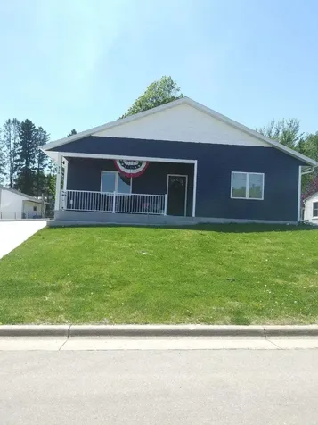 916 E Main Street Caledonia MN 55921