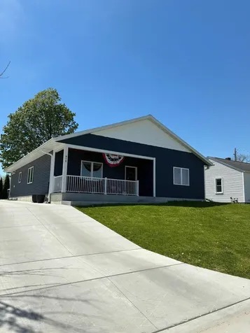 916 E Main Street Caledonia MN 55921
