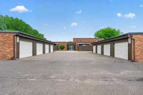 350 Oakwood Drive New Brighton MN 55112
