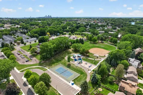 350 Oakwood Drive New Brighton MN 55112