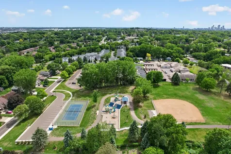 350 Oakwood Drive New Brighton MN 55112