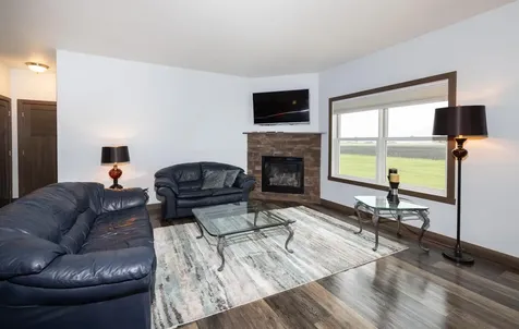 647 43 1/2 Avenue S Moorhead MN 56560
