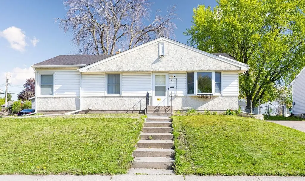 541 Hoyt Avenue E Saint Paul MN 55130