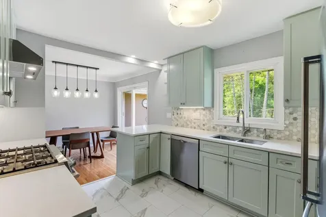 676 Shryer Avenue W Roseville MN 55113