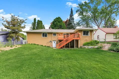 676 Shryer Avenue W Roseville MN 55113