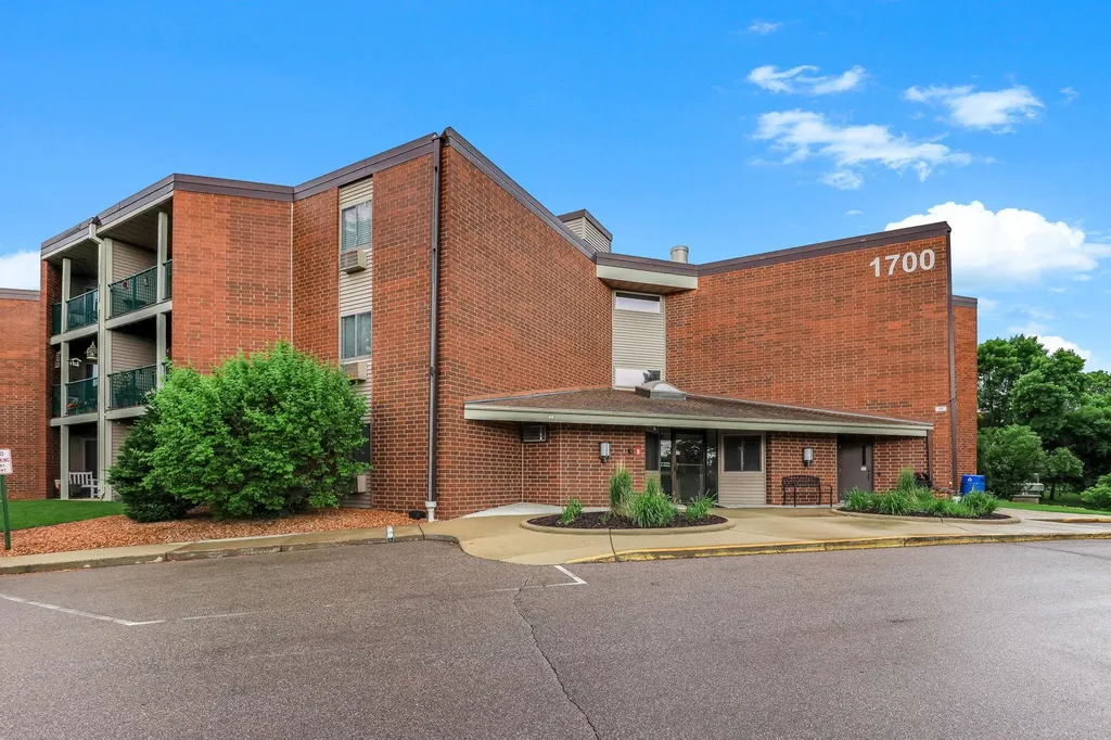 1700 Four Oaks Road Eagan MN 55121