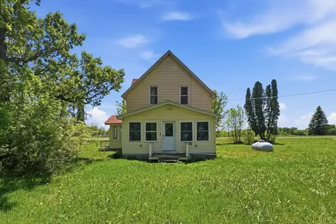 8005 381st Avenue NW Dalbo MN 55017