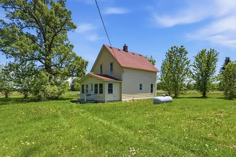 8005 381st Avenue NW Dalbo MN 55017